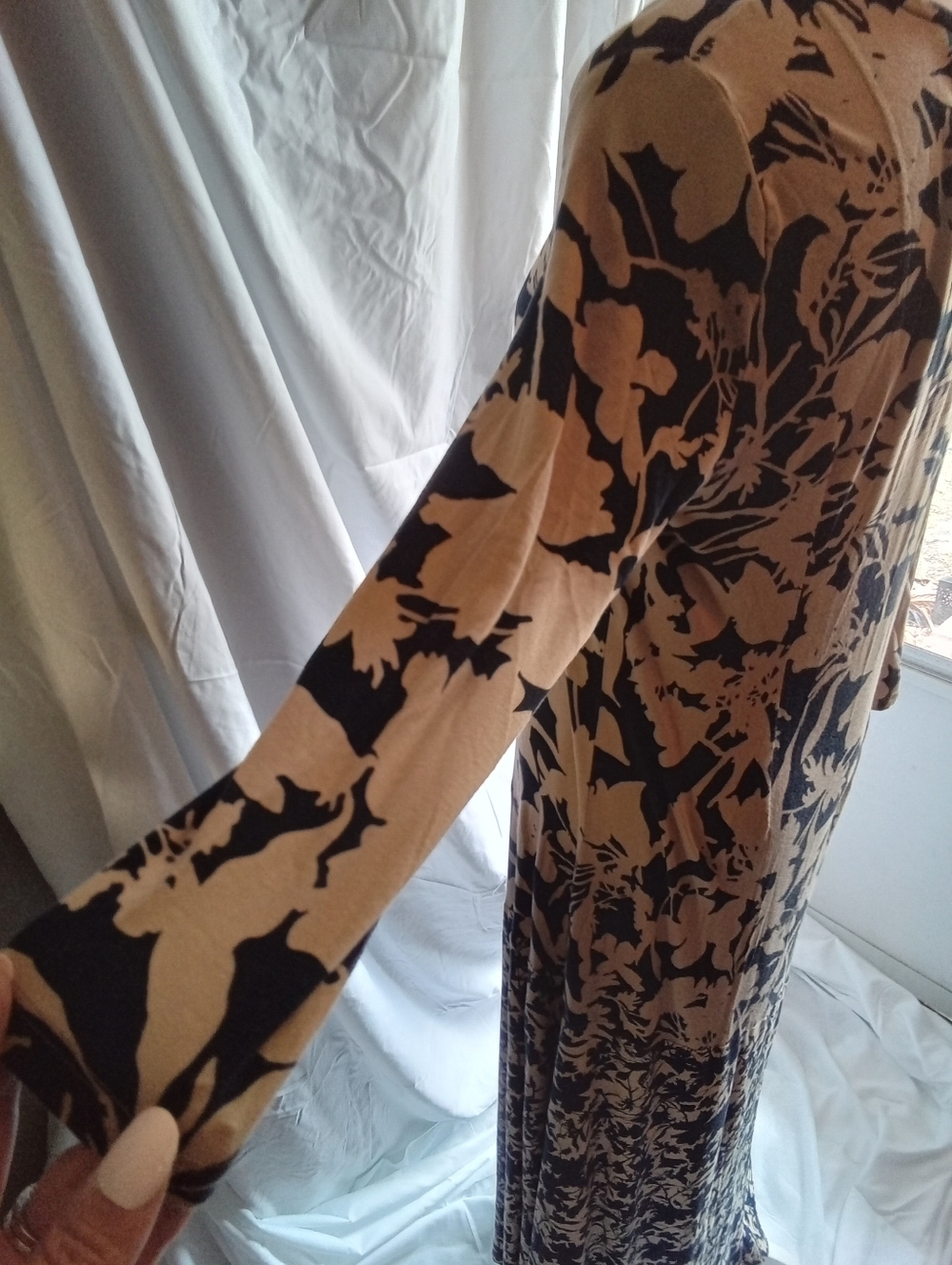 Soft Surroundings Beige and Black Floral V-Neck Maxi Dress SM - Picture 4 of 4